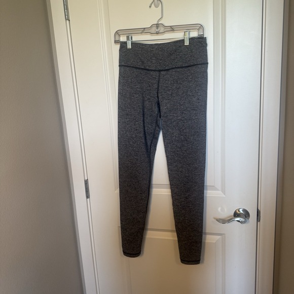 Victoria’s Secret Pants - Victoria's Secret VSX Sport Gray Ladies Knockout Secret Capri Pull-On Size Small
